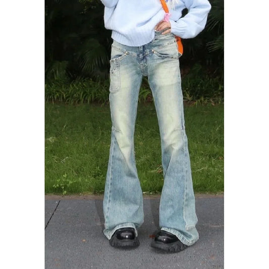 Low Waist Bell Bottom Denim Jeans for Women/Girls. Stone-Washed American Style, Slimming, Long Trousers with Straight Leg for Autumn/ Winter..