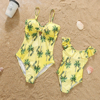Matching  Family Outfits,.   Coconut Tree Print Holiday Look.  Beachwear for  Adults/ Kids.   Swimsuits for  Women /Girls. One-piece Suit for  Men /Boys Shorts