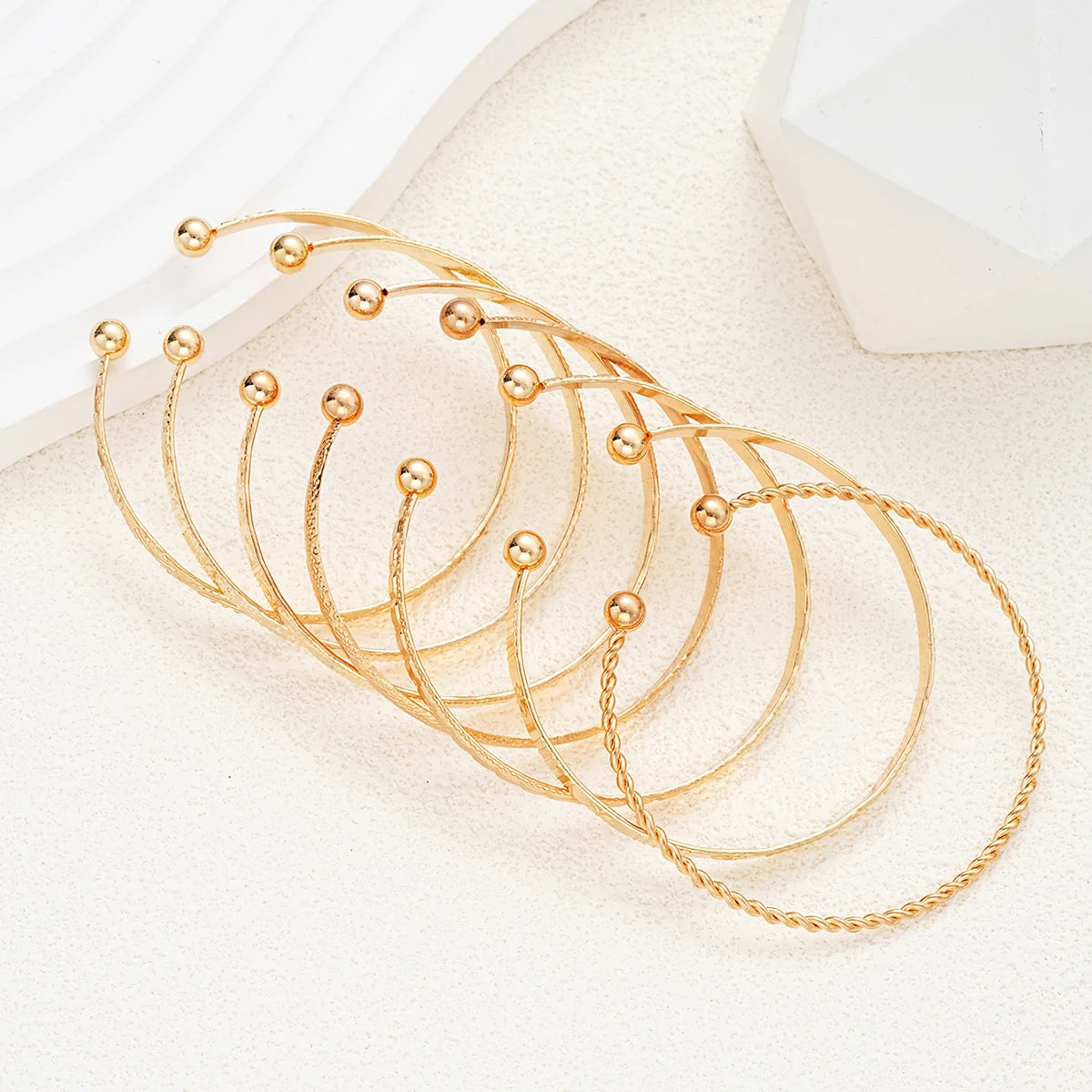 7 Pcs/Set,  Gold Color Bracelets for Women .  Streetwear, Heart Prints Metal Design Open Bangle Fashion Jewelry Gifts