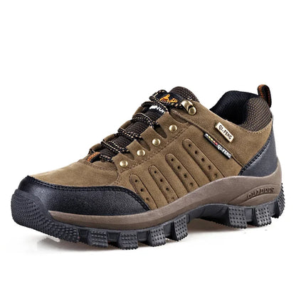 Men Casual Leather Shoes Classic.  Waterproof High Quality Shoe  also for Women as Climbing Shoes.
