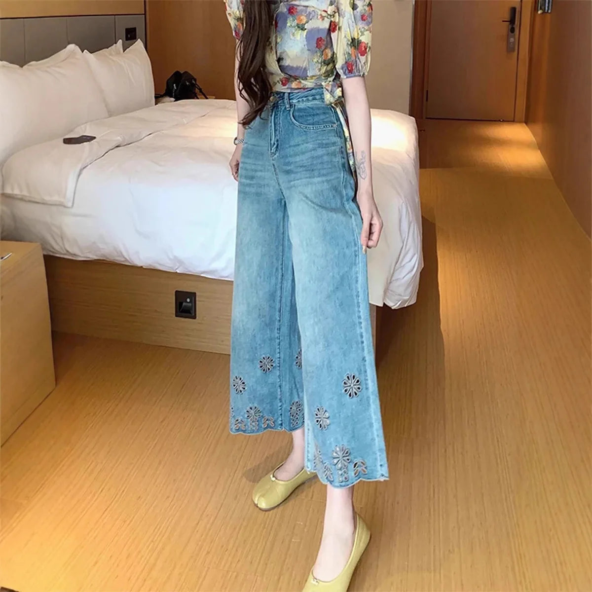 Hollow Design Large Size, Nine-Piece Jeans  for  Women's /GirlsSummer  wear.  New Loose,  High Waist , Slim , Straight Leg Pants.