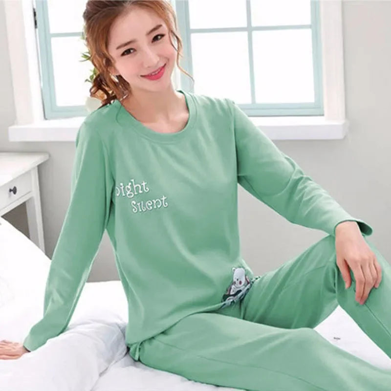 Ladies Pajamas Long Sleeved Cartoon Bear Student Casual Wear Set Easy to Wash Pullover Top and Pants Two-Piece Set Sleepwear