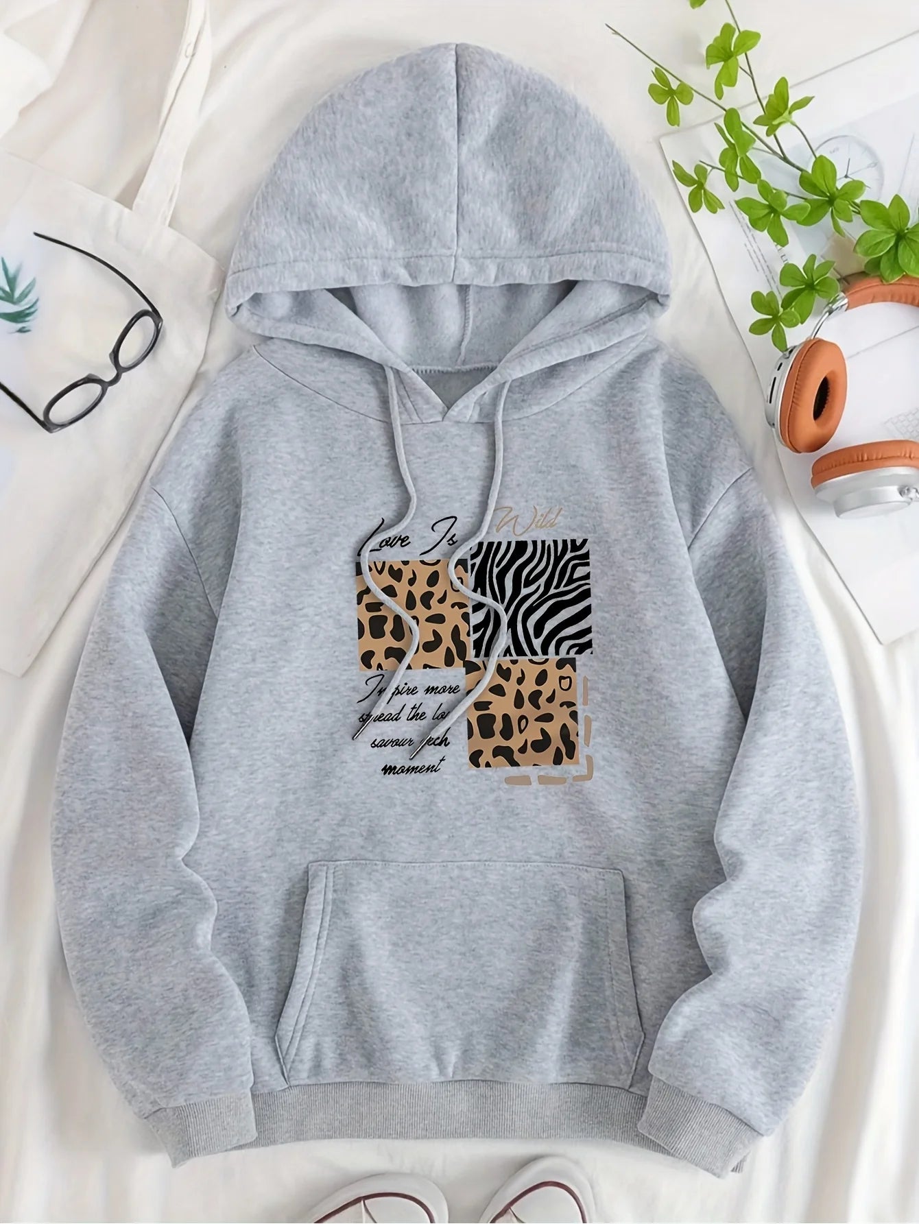 Women's autumn and winter loose casual comfortable letter printed,  thick, long sleeved,  round neck hoodie pullover