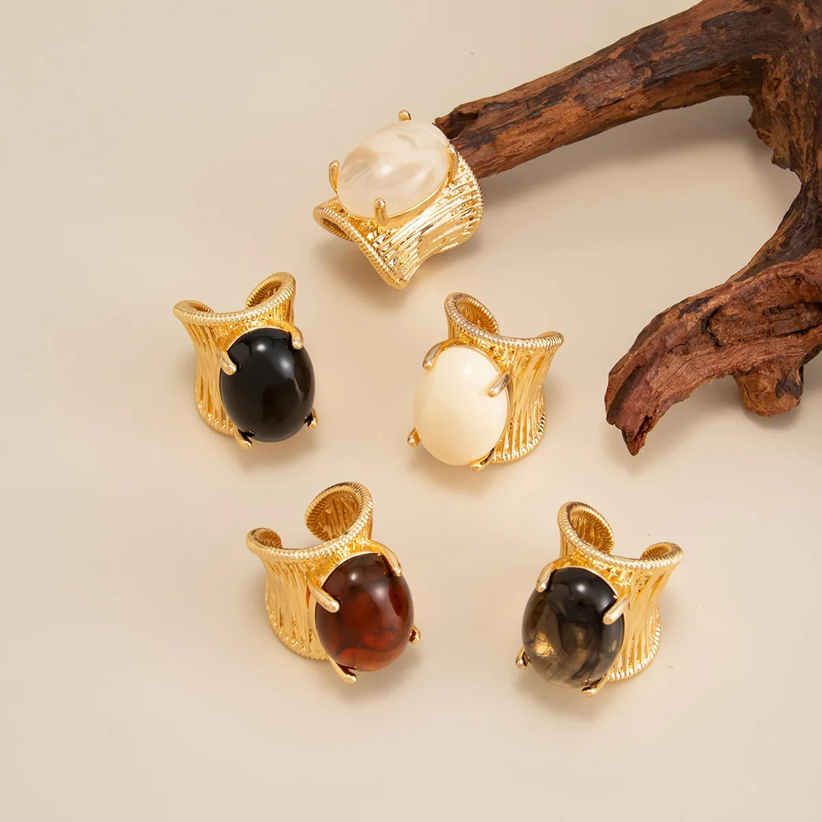 Rock Punk Hip Hop Vintage Elegant Black Brown Shading Resin Stone Chunky Metal Ring for Women Girl Jewelry Gift 2026 NEW