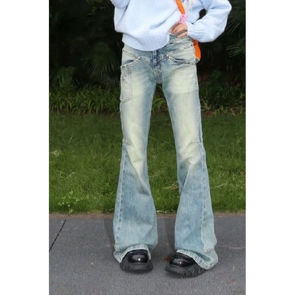 Low Waist Bell Bottom Denim Jeans for  Women/Girls.  Stone-Washed American Style,  Slimming,  Long Trousers  with Straight Leg  for Autumn/ Winter..
