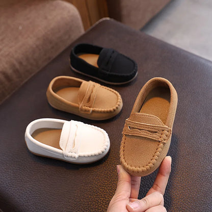Children Moccasin Shoes,  Boys Flats /Loafers,  Non-slip,   Cute Kids Casual Leather Shoes,  Soft Slip-on. Solid Color
