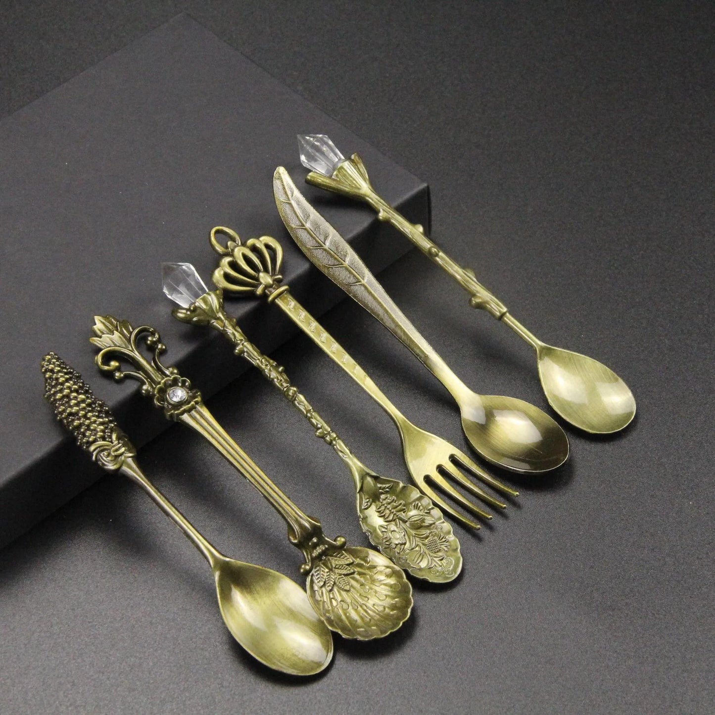 6pcs Vintage Spoons /Fork Royal Style Gold Carved Coffee,  Tea,  Spoon Snacks,  Fruit,   Dessert Fork/ Cutlery Set Serving Pieces