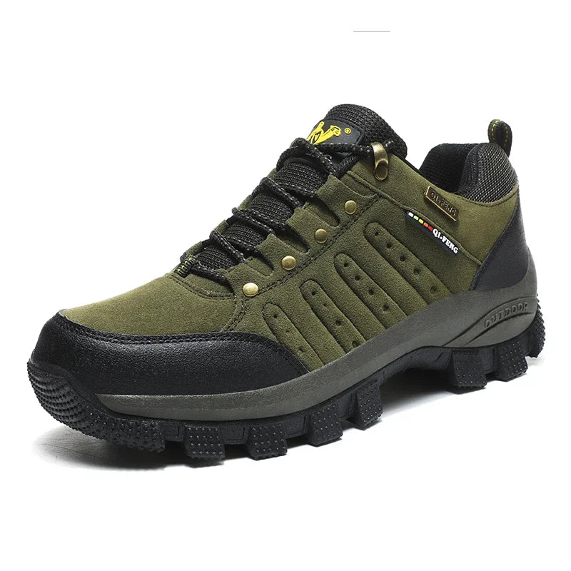 Men Casual Leather Shoes Classic.  Waterproof High Quality Shoe  also for Women as Climbing Shoes.