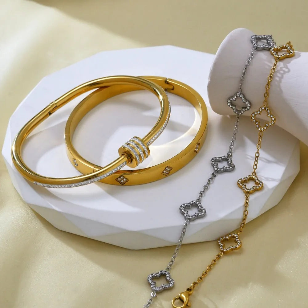 Elegant Stainless Steel Bracelet With Zircon,  Four-Leaf Clover Design, Hollow Detail, Fashion Accessory For Small Wrist.  HAPPY MOTHERS DAY!!!