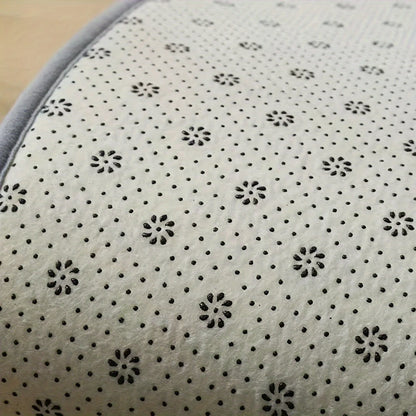 Solid color bathroom absorbent  mat,  thick sponge shower room non-slip mat,  flannel  and dirt-resistant.