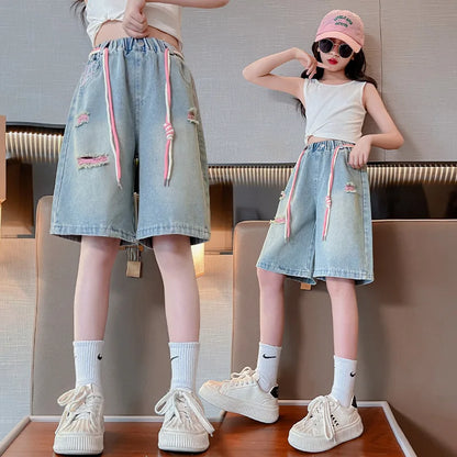 Heart Pattern  on Denim Shorts For Girls. New Summer Knee-Length Denim Short Pants.  Teenage Casual Style /Mini Jeans