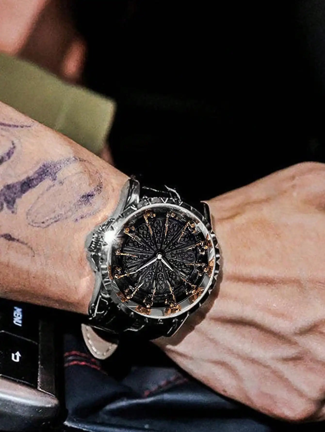 Men's Watch with retro style and simple personality, practical wrist belt, large dial, fully automatic /quartz.