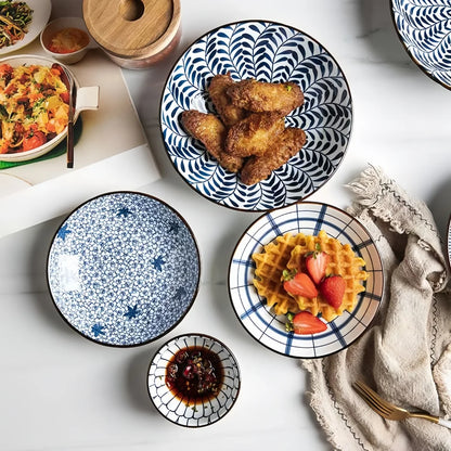 Japanese - style blue and white hand - painted 4.5 - inch ceramic bowl, retro - style rice bowl for home use.