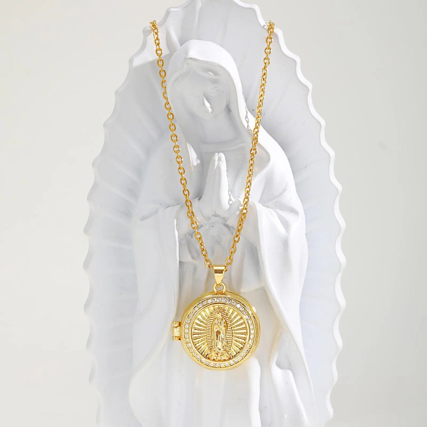 Vnox Metal AAA Zircon Inlaid Virgin Mary Necklace, Gold Plated Can Open Pendant, Classic Religious Jewelry