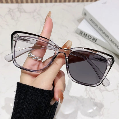 Multi Focus+photochromic Reading Glasses Anti Blue Light Glasses for Both Near and Far.  Use More Suitable for Women Glasses