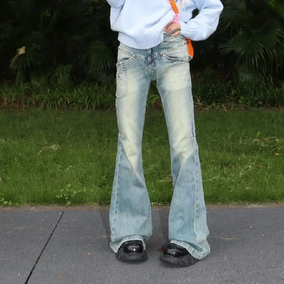 Low Waist Bell Bottom Denim Jeans for  Women/Girls.  Stone-Washed American Style,  Slimming,  Long Trousers  with Straight Leg  for Autumn/ Winter..