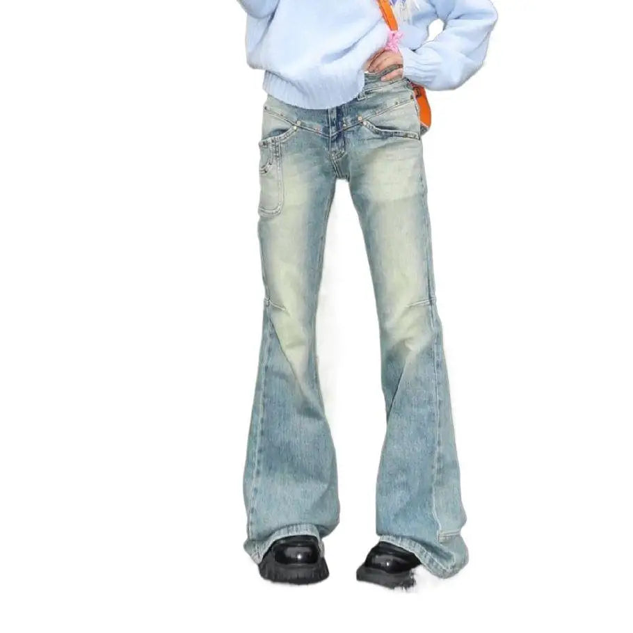 Low Waist Bell Bottom Denim Jeans for  Women/Girls.  Stone-Washed American Style,  Slimming,  Long Trousers  with Straight Leg  for Autumn/ Winter..