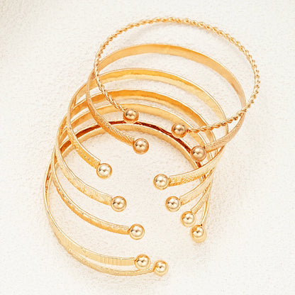 7 Pcs/Set,  Gold Color Bracelets for Women .  Streetwear, Heart Prints Metal Design Open Bangle Fashion Jewelry Gifts