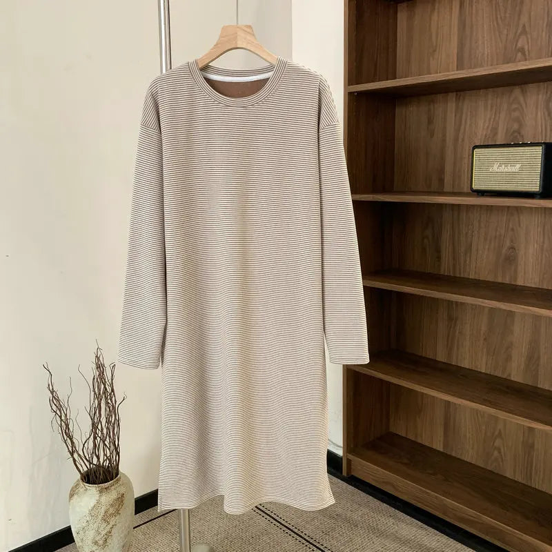 Warm Velvet Striped Design Long Sleeved Nightgown Men's Sleeping Dress Loose Plus Size Home Wear Mid Length Men Clothes