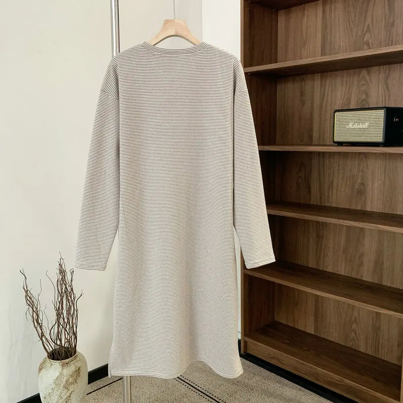Warm Velvet Striped Design Long Sleeved Nightgown Men's Sleeping Dress Loose Plus Size Home Wear Mid Length Men Clothes